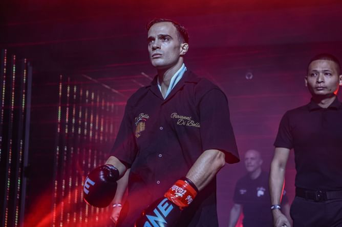 Jonathan Di Bella sheds light on training dynamically at his home gym for proper development: “We’re all just working”