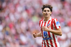 “Once he’s in there on the pitch, that son of a b*tch transforms” - Argentina star in awe of Julian Alvarez after brace vs Real Madrid