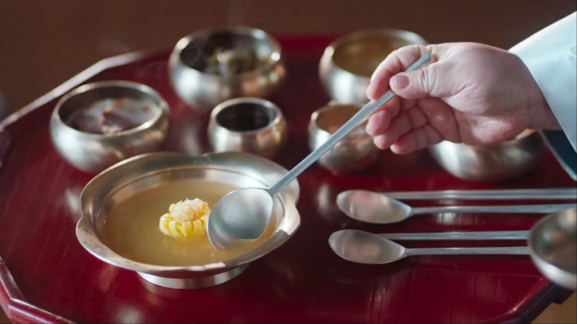 Pollack consomm&eacute; (Image via Netflix)