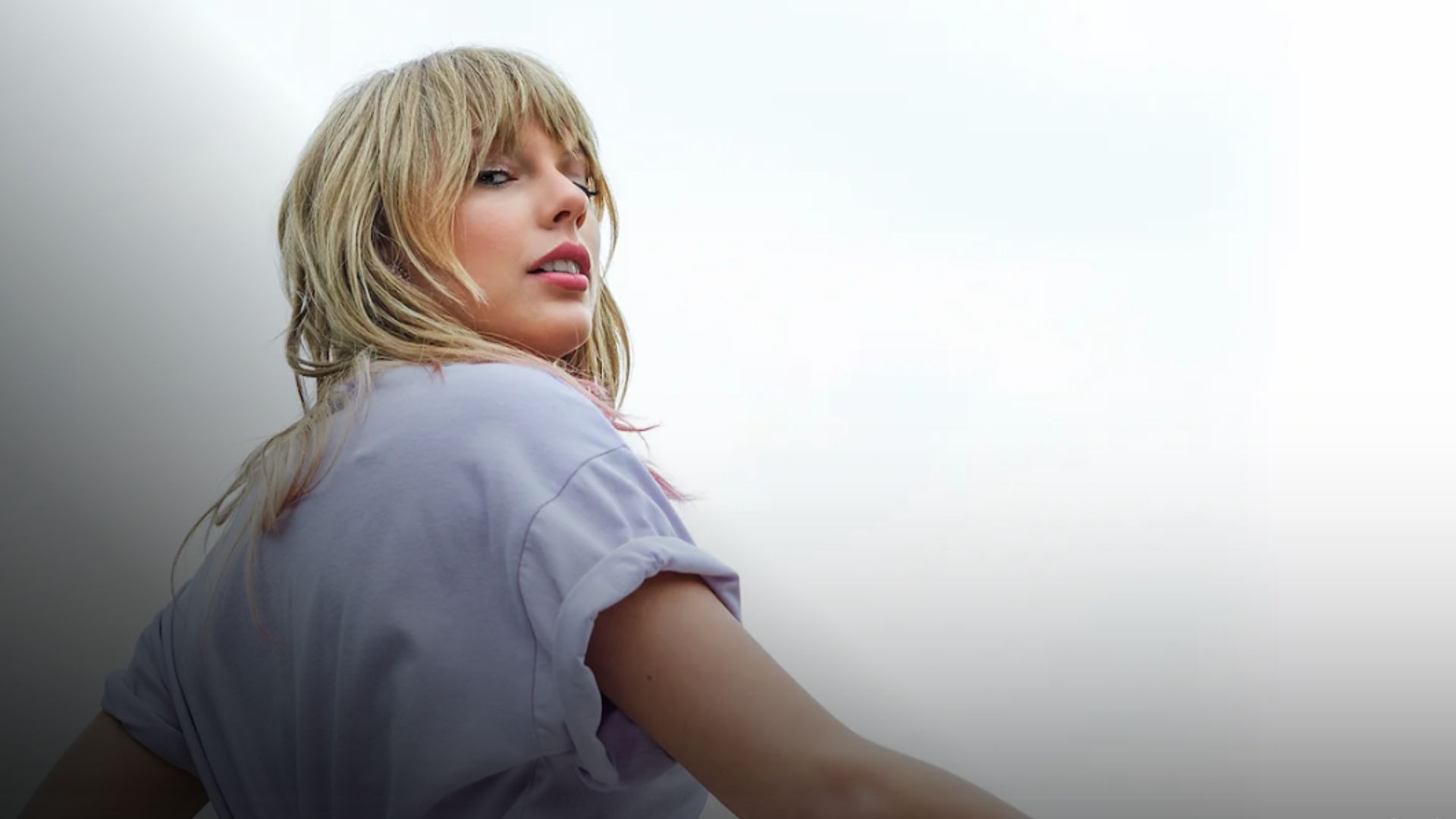 Miss Americana (2020) is a documentary directed by Lana Wilson (Image via Netflix)