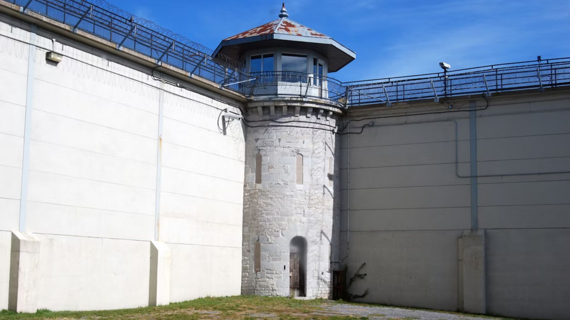 Jerry Ramrattan was sentenced to 32 years in prison (Image via Unsplash/ @ Larry Farr)