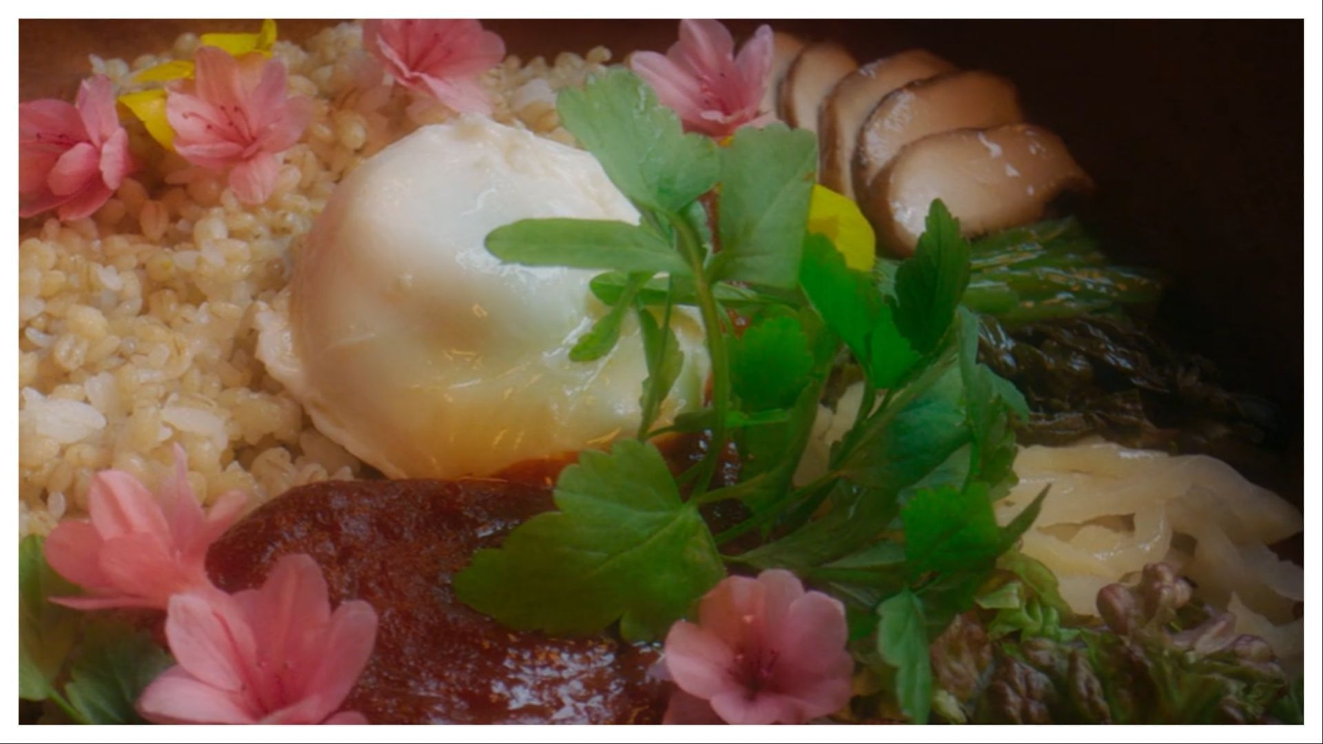 Gochujang butter bibimbap (Image via Netflix)