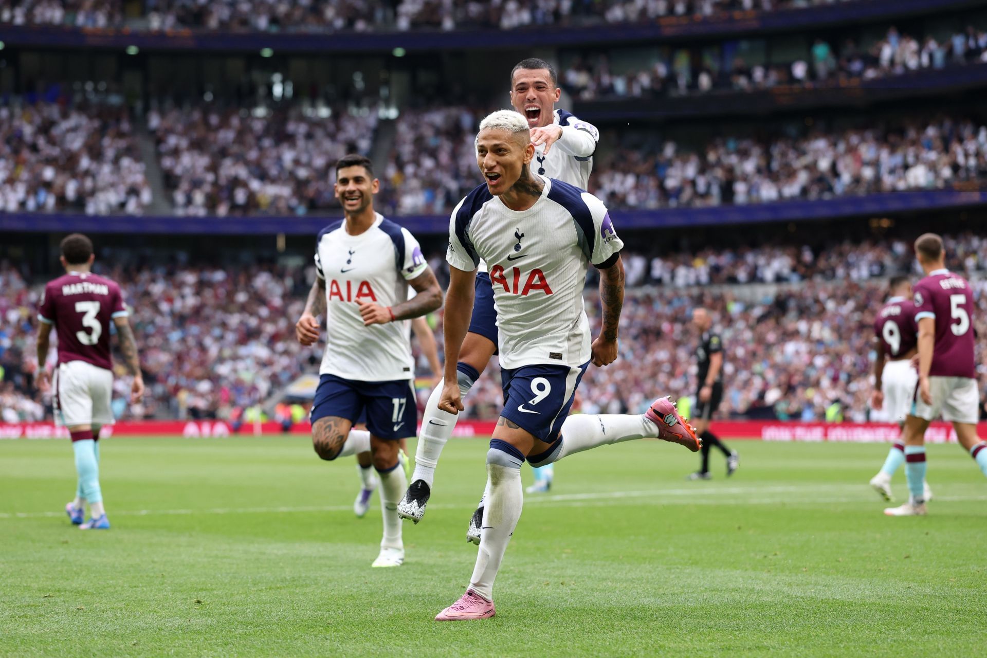 Tottenham Hotspur v Burnley - Premier League - Source: Getty