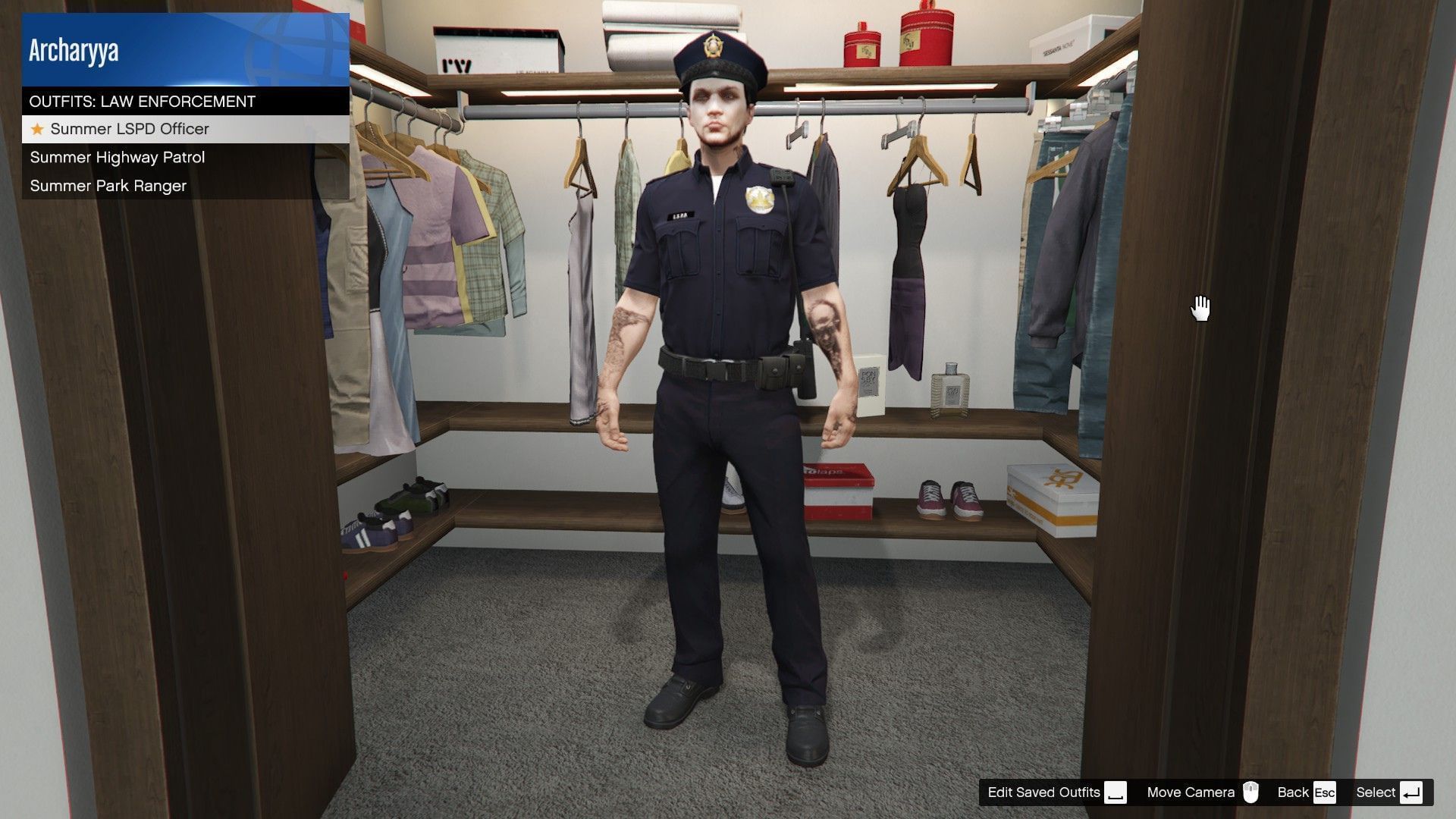 The Summer LSPD Officer Outfit as it appears in-game (Image via Rockstar Games)