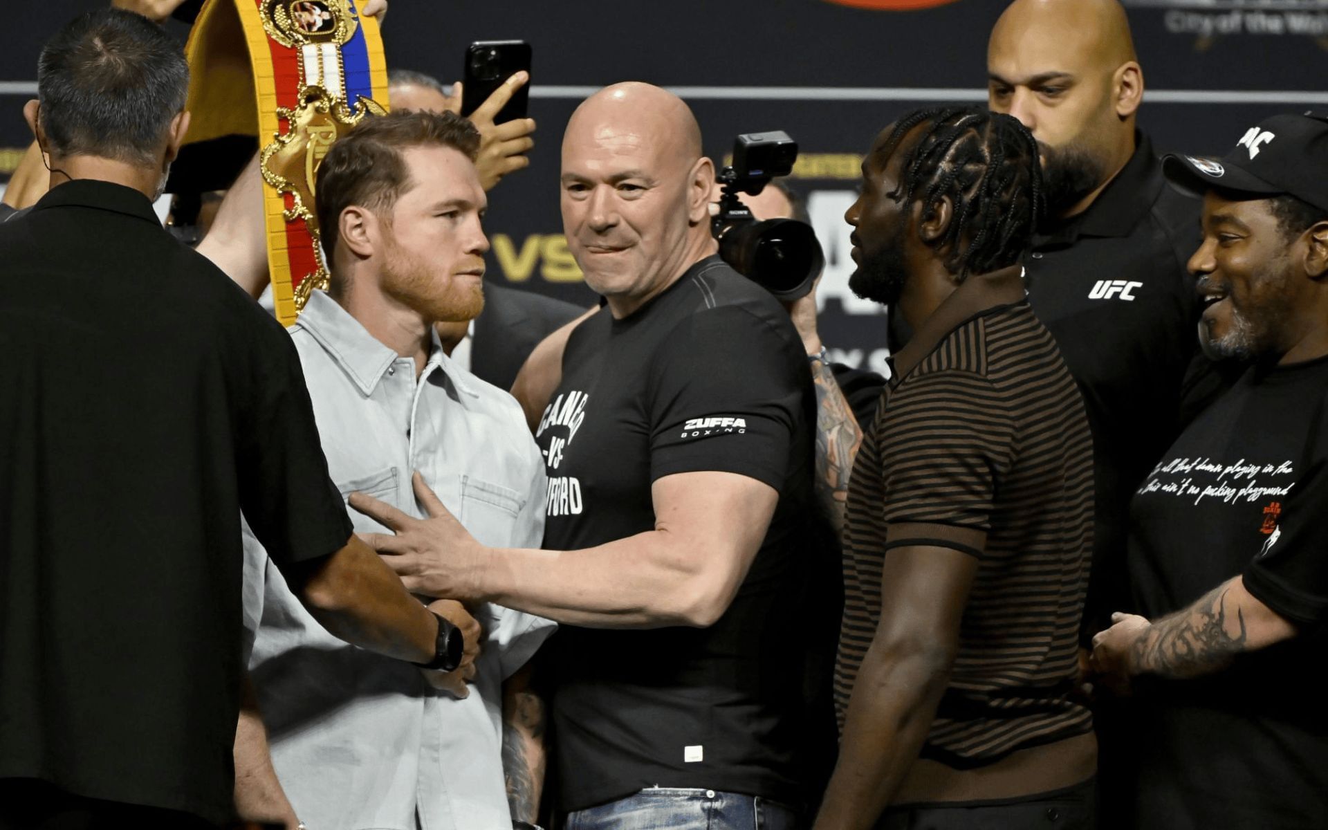Canelo Alvarez vs. Terence Crawford receives an A.I. prediction from Gemini. [Image courtesy: Getty]