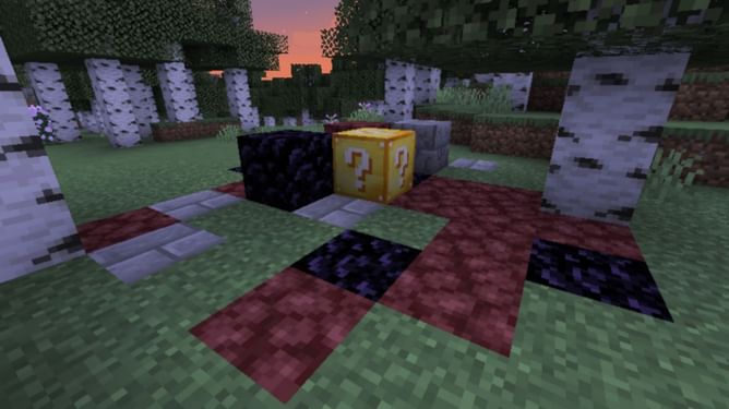How to play Minecraft Lucky Block in 2025
