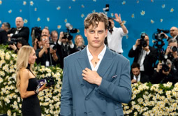 Pics: Joe Burrow shows off rare Charizard & Alakazam Pokémon card collection