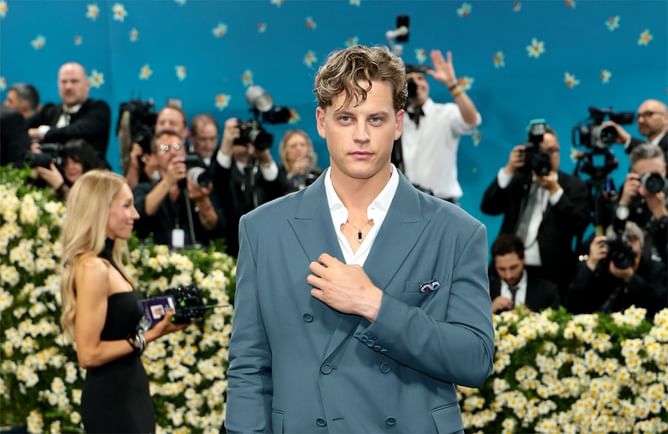 Pics: Joe Burrow shows off rare Charizard & Alakazam Pokémon card collection