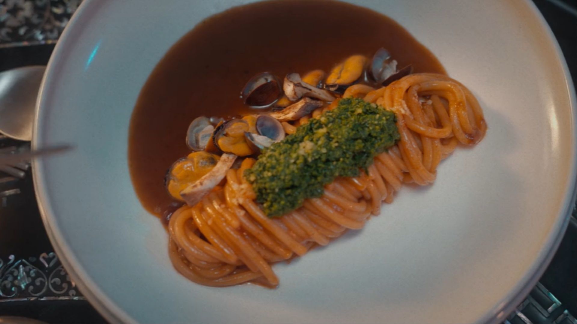 Doenjang pasta (Image via Netflix)
