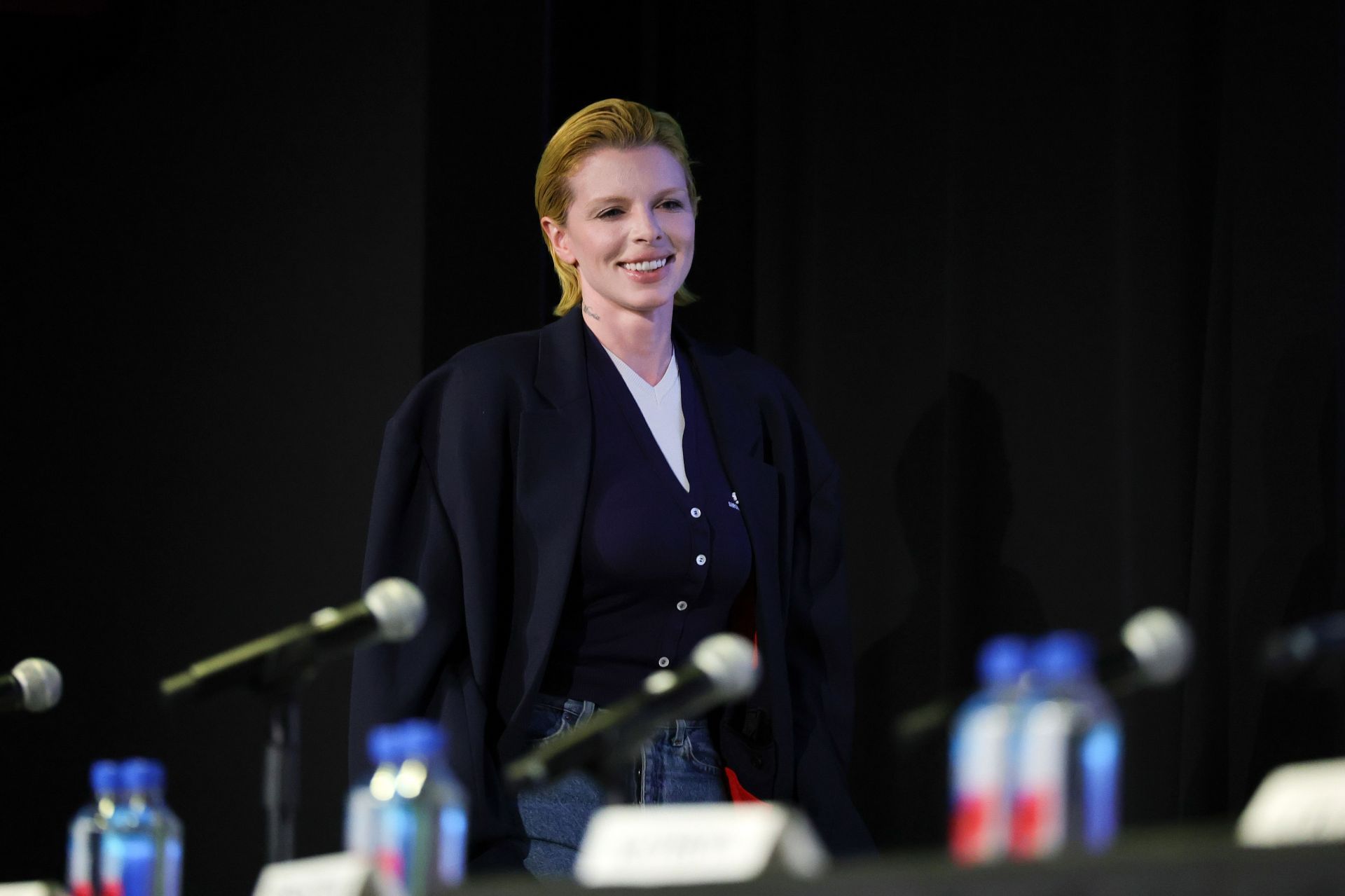 Julia Fox attends the Film Independent Live Read of &quot;Cruel Intentions&quot; in New York City (Image via Getty)