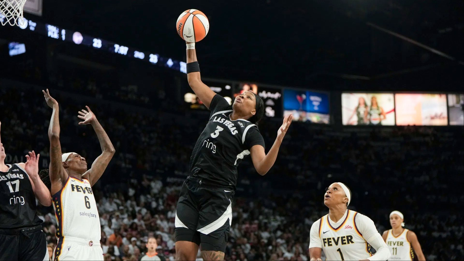 WNBA fans ride behind resurgent NaLyssa Smith after dropping playoff career high against Fever. (Photo: IMAGN)