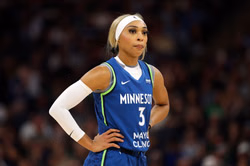 "Making it more than what it is": WNBA fans call out DiJonai Carrington for taking offense at announcers joking on her losing contacts