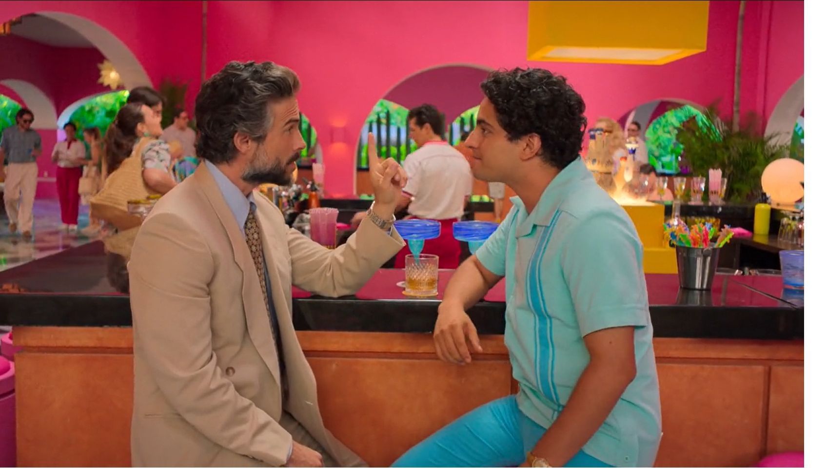 Acapulco season 4 episode 10, Never Gonna Give You Up (Image via AppleTV+)