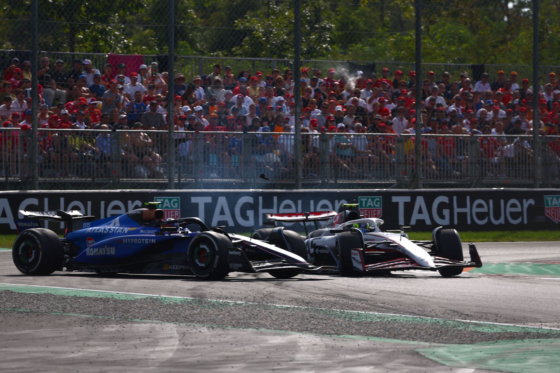 Carlos Sainz and Oliver Bearman make contact during the 2025 Italian GP (Getty Images)