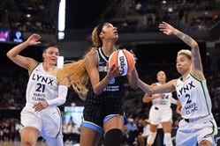 "Great feets" - Angel Reese shouts out Lynx's Natisha Hiedeman for lacing her Reebok signature shoes for Phoenix road game