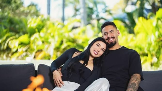 Gleyber Torres' wife Elizabeth shares a mint green bikini snap, disclosing the two cosmetic surgeries she underwent