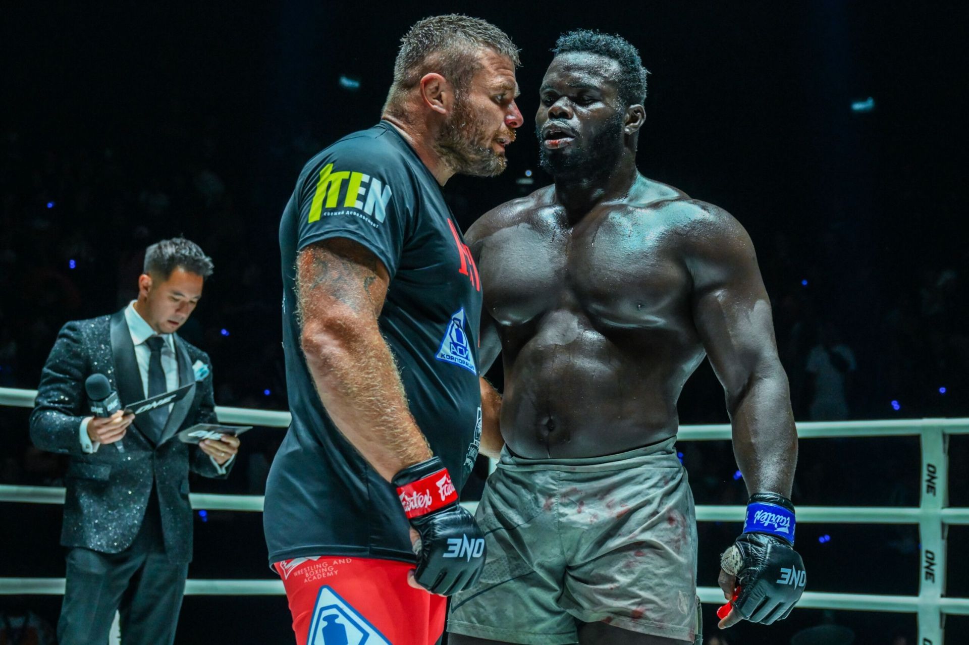 (From left) Anatoly Malykhin and 