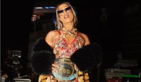 Top female AEW star teases leaving ex-WWE champion to align with Mercedes Mone