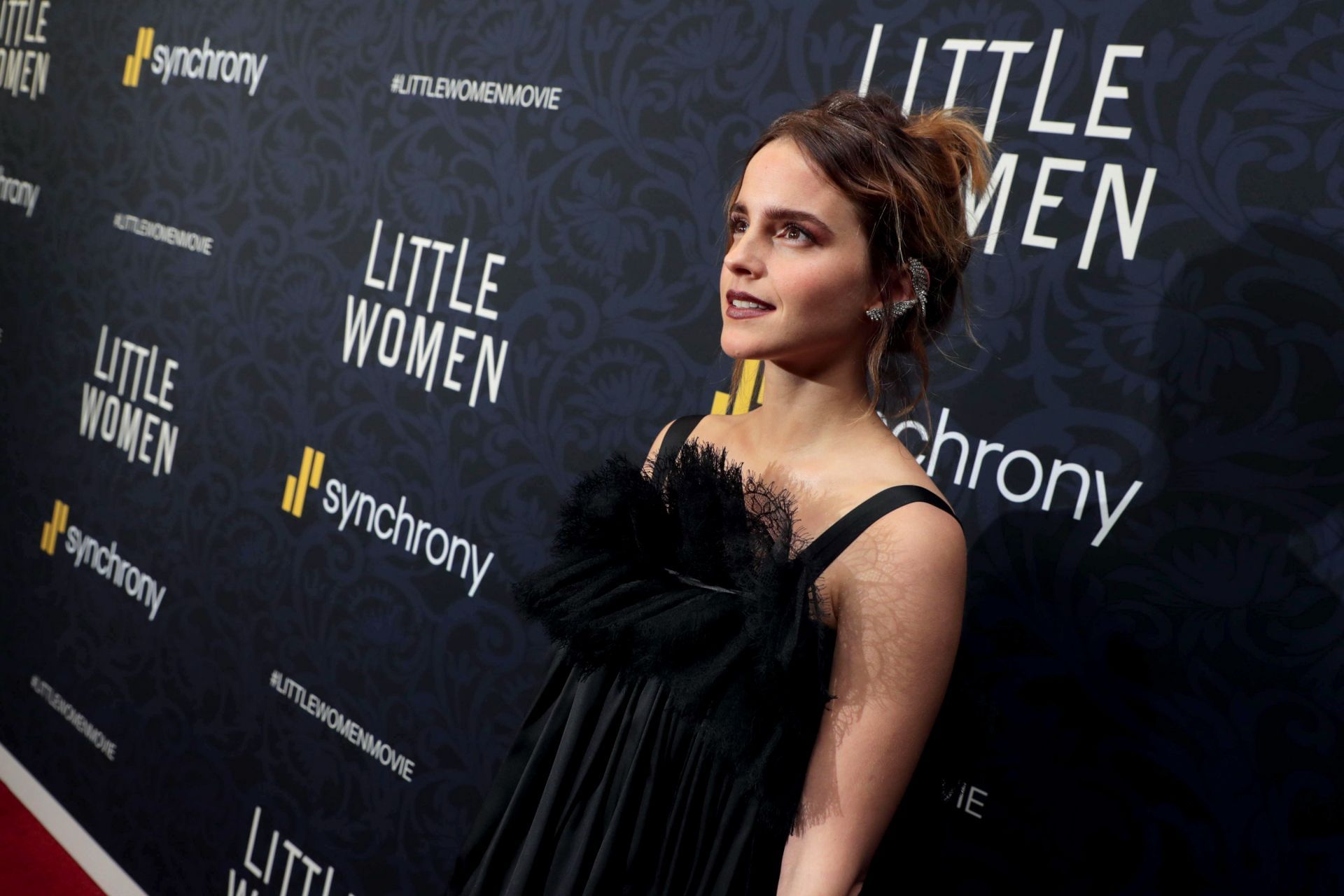 Emma Watson At The World Premiere of Columbia Pictures&#039; LITTLE WOMEN (Image via Getty)