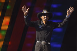 "All of a sudden, I lived by myself": Richard Petty shares the pain of loneliness after losing his wife, Lynda
