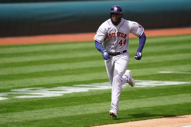 “That’s nail in the coffin” - Fans panic as Astros’ Yordan Alvarez limps off with left ankle sprain adding to team’s injury woes