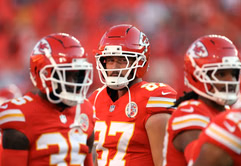 "Travis’ suitcase is so much bigger than everyone else, diva": NFL fans react as Chiefs leave for first international game in Brazil