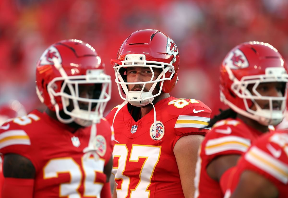 "Travis’ suitcase is so much bigger than everyone else, diva": NFL fans react as Chiefs leave for first international game in Brazil