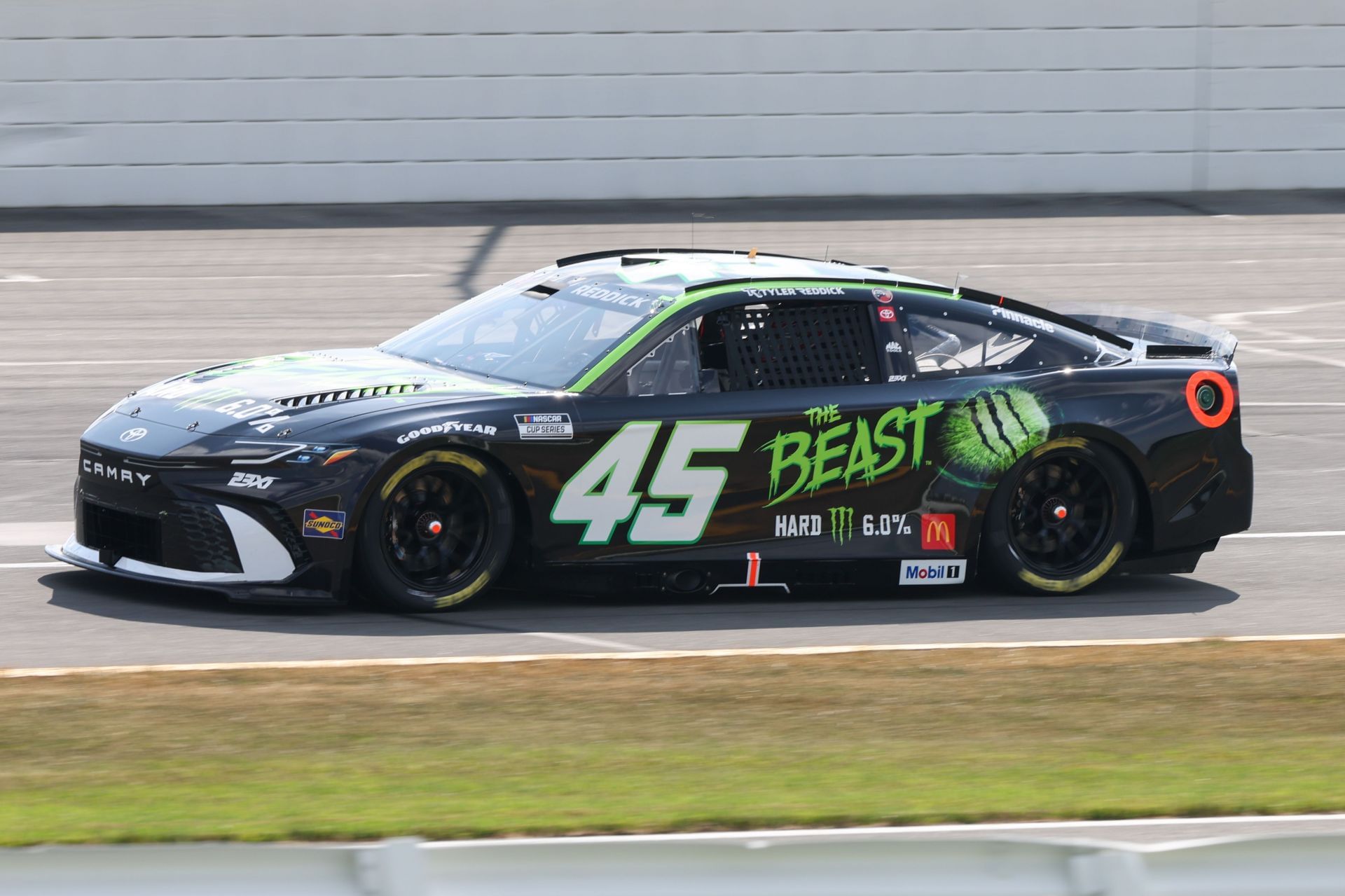 AUTO: JUN 22 NASCAR Cup Series The Great American Getaway 400 - Source: Getty