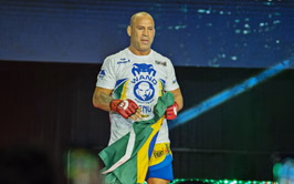 "2 losses in one night" - MMA Guru reacts to Wanderlei Silva getting knocked out in chaotic post-fight brawl