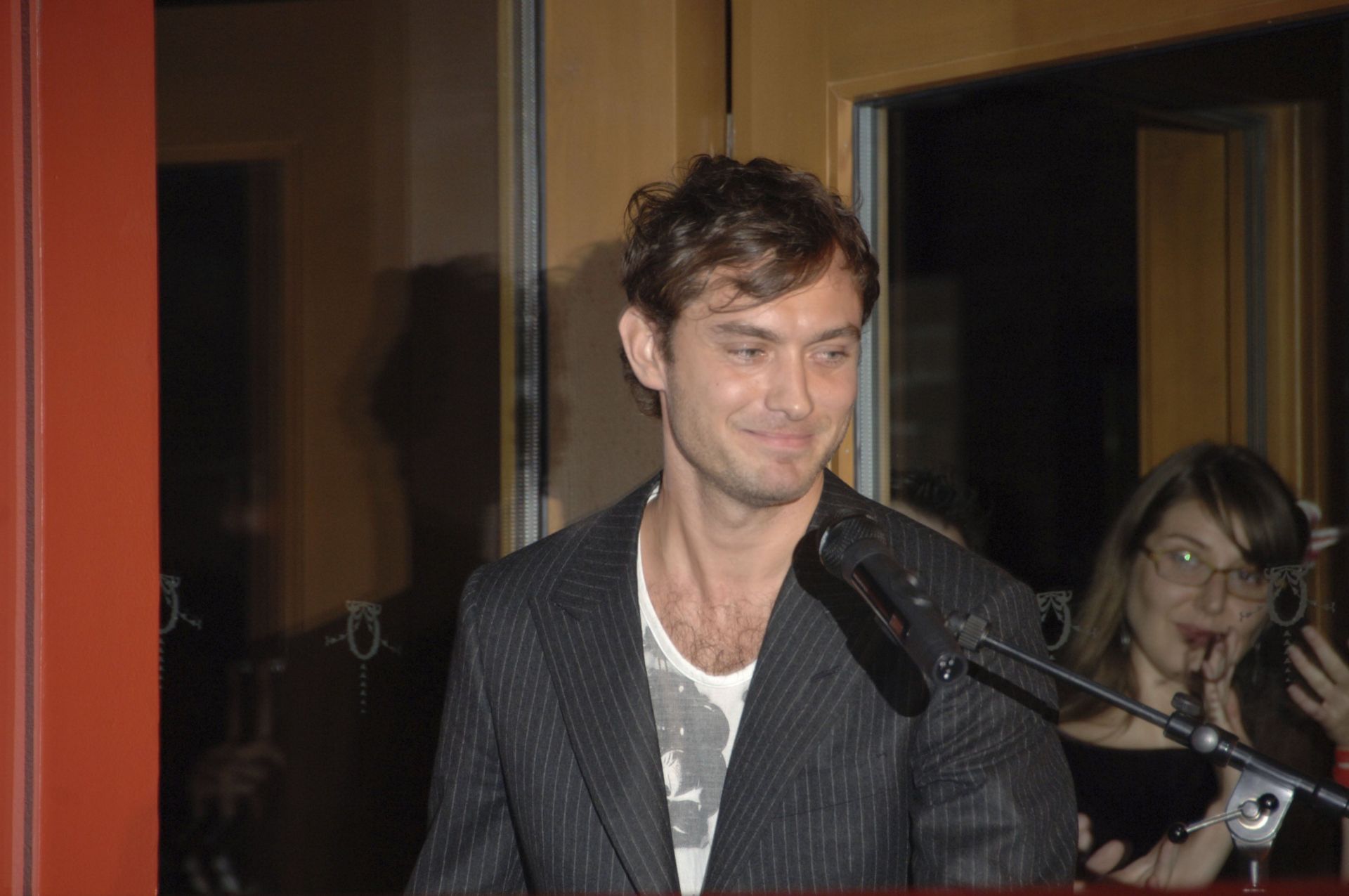 Jude Law in the earlier days of his career (Image via Getty)