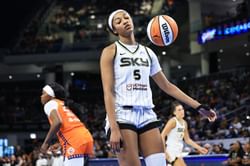 "Reese has options" - Michael Jordan's ex-teammate Etan Thomas blames Sky for mismanagement amid Dallas Wings links