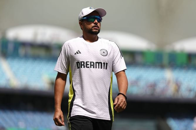 Is Kuldeep Yadav playing today's IND vs UAE Asia Cup 2025 match?