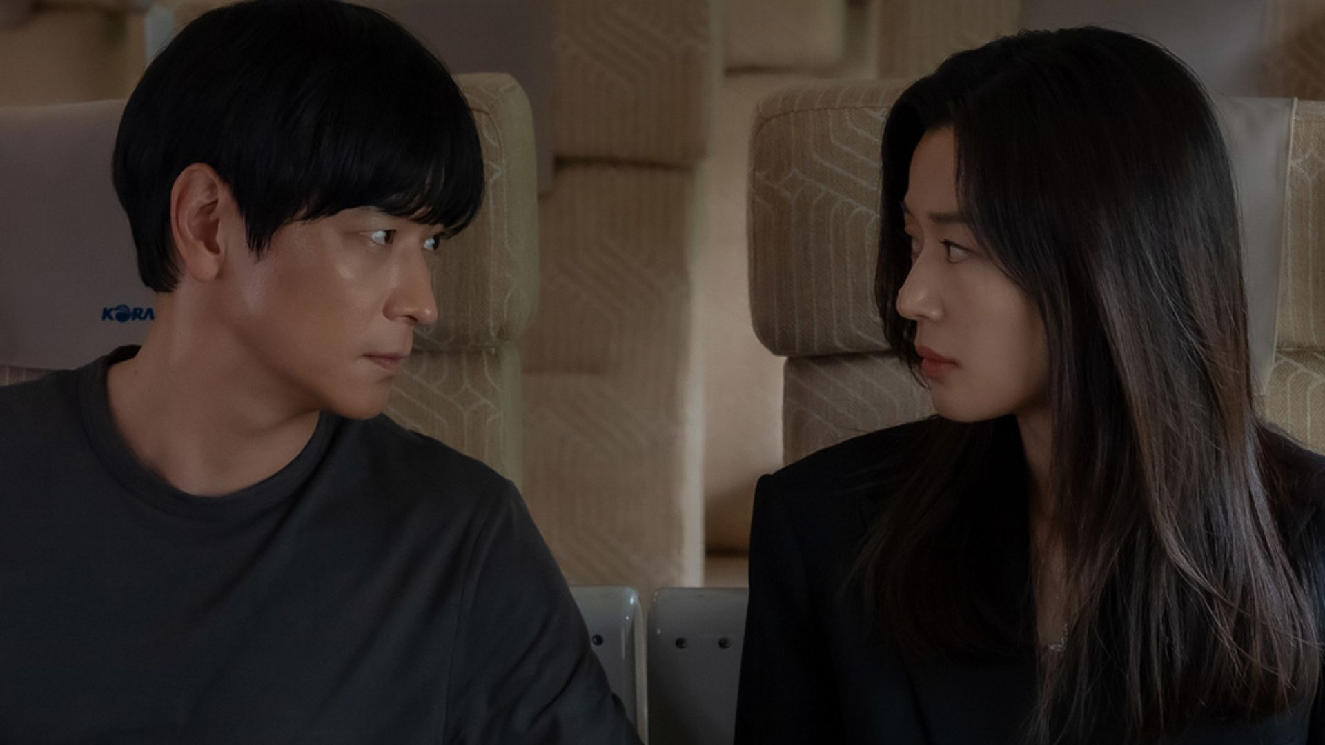 Jun Ji-hyun as Seo Mun-ju and Gang Dong-won as Baek San-ho in Tempest (Image via X/@DisneyPlusKR)