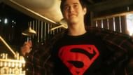 Still from Smallville (Image via Hulu)