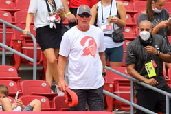 "It's scary because they can't fix that": HOF'er Brett Favre gets honest about struggling with Parkinson's disease