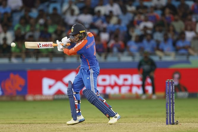 “First ball pe woh jo chakka maar diya na” - Abhishek Sharma’s sister & mom react after IND vs PAK Asia Cup 2025 Super 4 match [Watch]