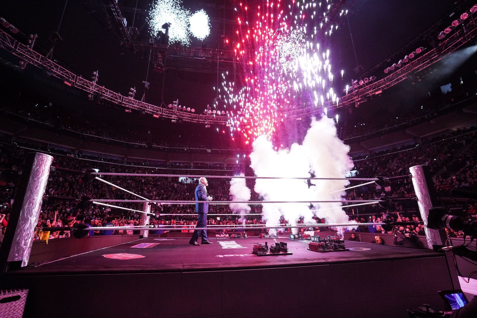 Monday Night RAW - Source: Getty