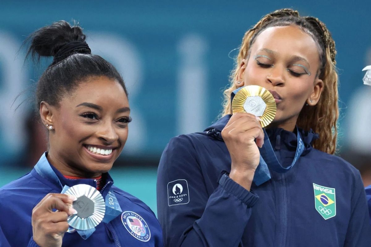 Simone Biles and her rival, Rebeca Andrade - Source: Getty