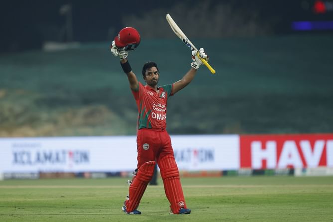 Top 5 oldest players to score a men's T20I fifty ft. Aamir Kaleem