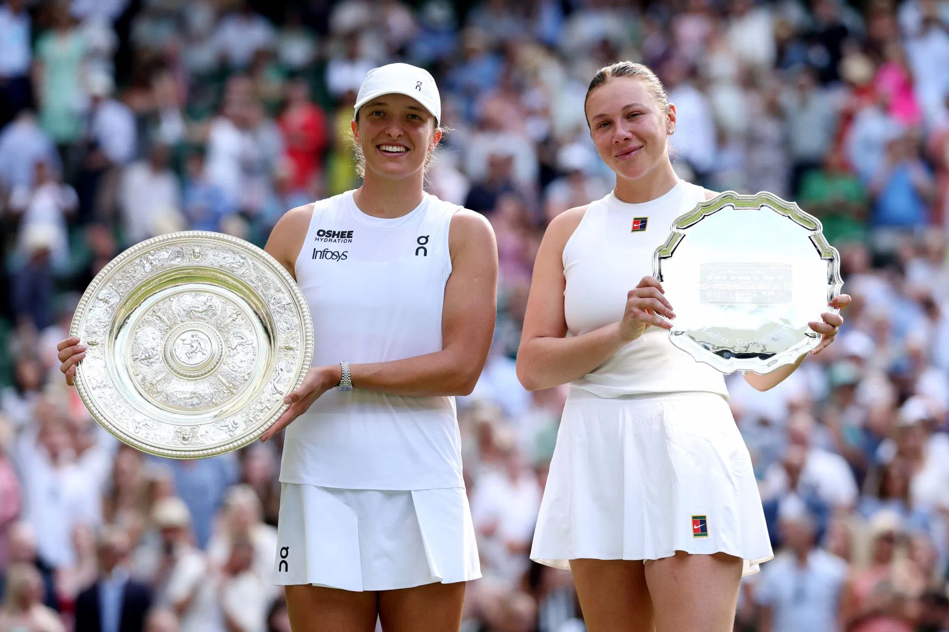Iga Swiatek and Amanda Anisimova - Source: Getty