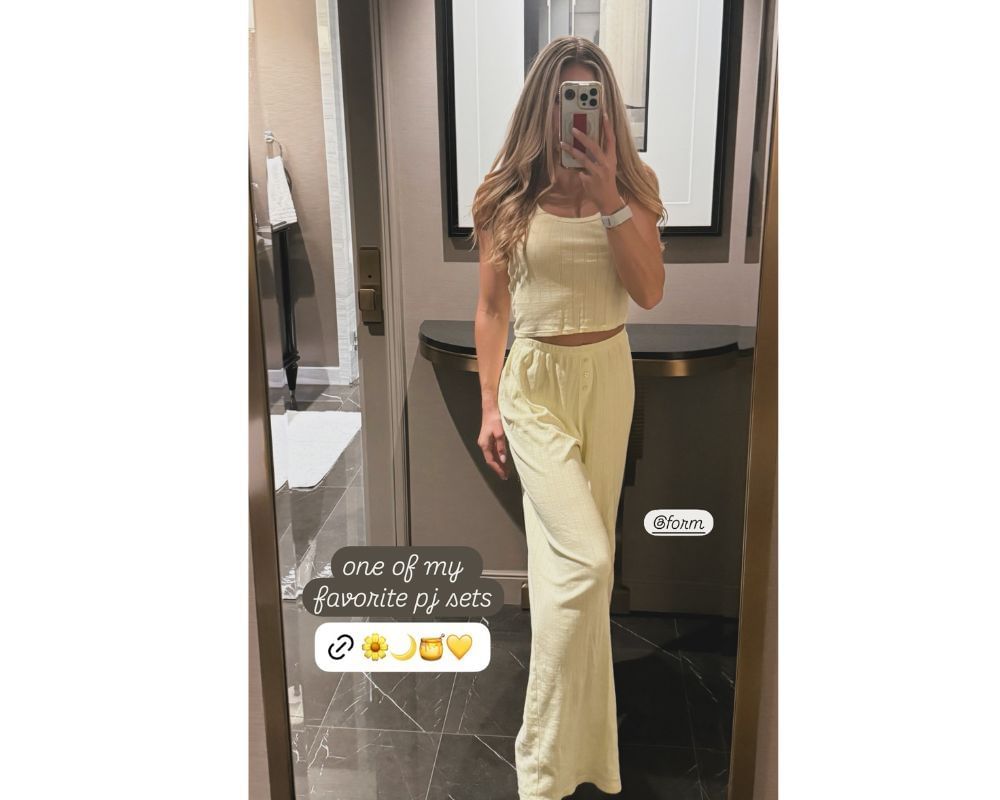 Gracie Hunt shows off lemon yellow co-ord set in mirror selfie on Instagram [IG/@graciehunt]