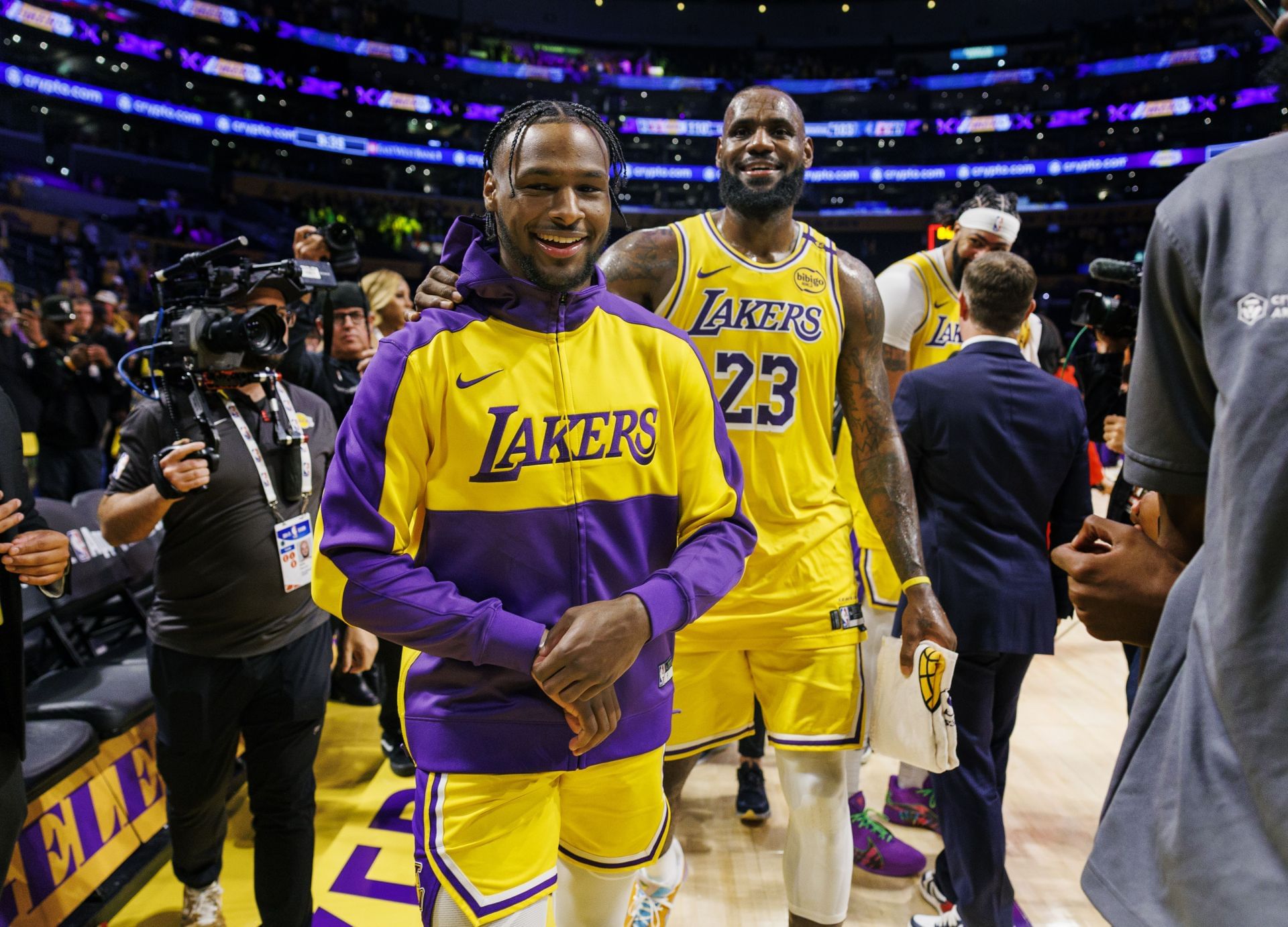 Lakers vs Timberwolves in Los Angeles, CA. - Source: Getty