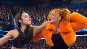 WWE Shares Becky Lynch's Live Reaction to AJ Lee's Return