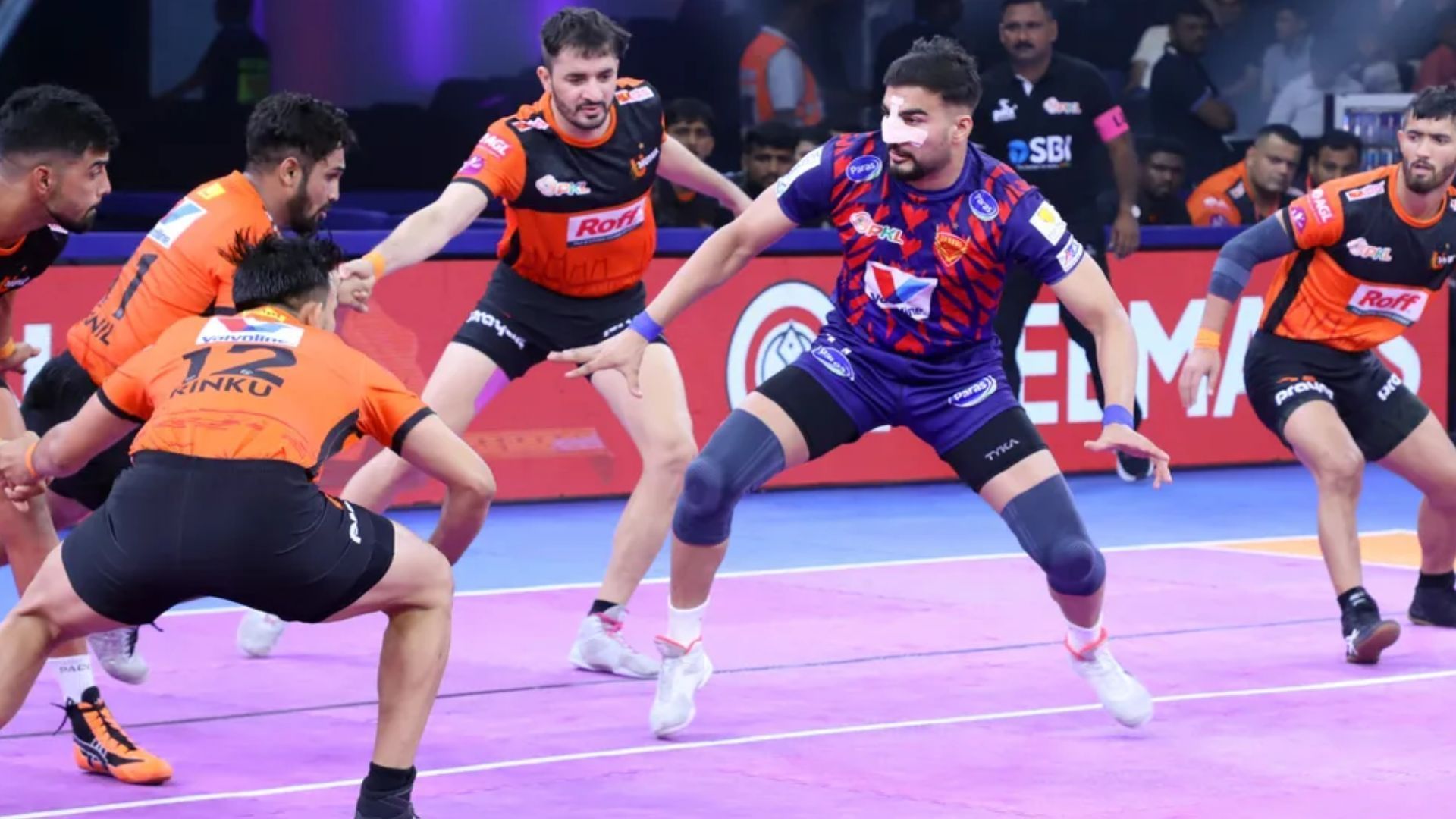 Ashu Malik in action against U Mumba (Image Credits: PKL)