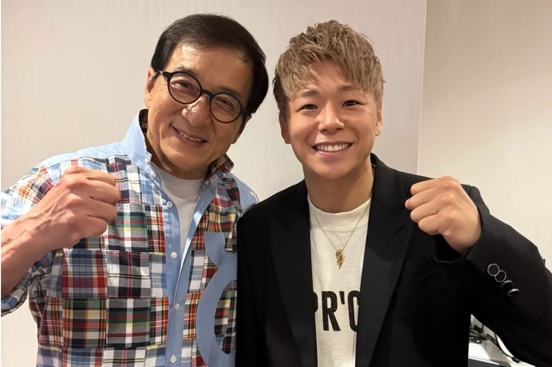 Takeru Segawa recently met Hollywood idol Jackie Chan. -- Photo from Takeru