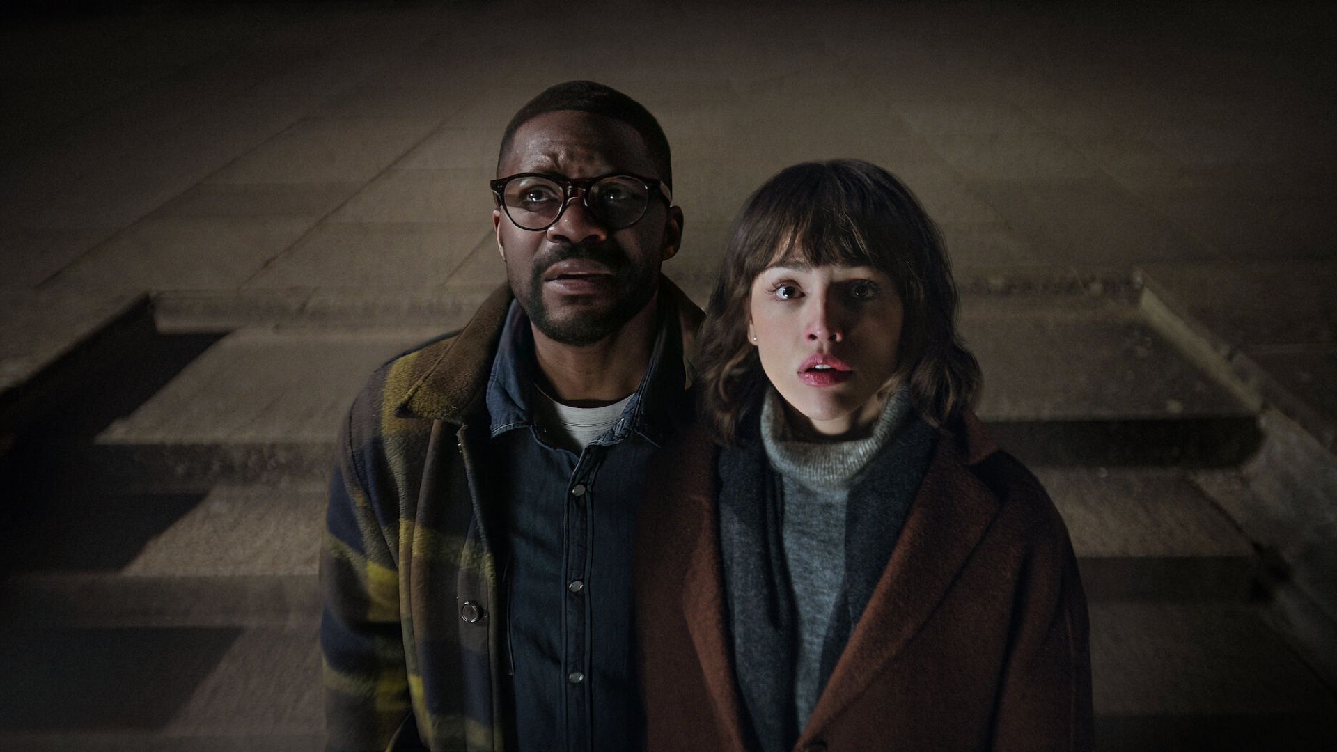 The show thrives on impactful performances and detailed production design (Image via Netflix)