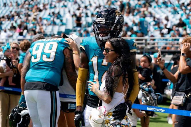 Travis Hunter's wife Leanna Hunter shows off special memento capturing her emotional pregnancy moment at Jaguars-Texans game