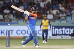 Abhishek Sharma smashes back-to-back boundaries to race to another 50 in IND vs SL Asia Cup 2025 Super 4 match [Watch]