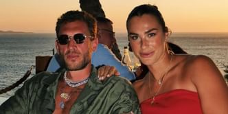 Aryna Sabalenka poses in gingham bikini, spends time with boyfriend Georgios as they enjoy scenic Greek getaway after China Open withdrawal