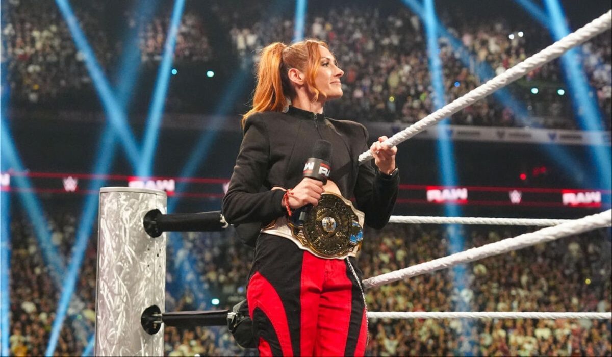 Becky Lynch attacked a male superstar on RAW. (Image via WWE.com)